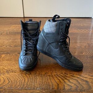 Nike Women’s Dunk Sky High Wedge Sneaker, color: black, size: 8.5